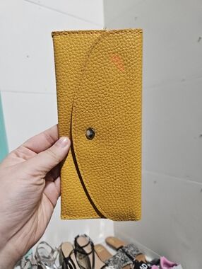 Unisex Mustard Yellow Leather Snap-Closure Wallet Nwot